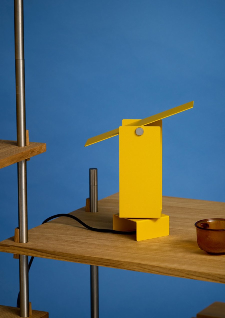 MOEBE Pivoting Bordlampe H22,5 cm, Gul