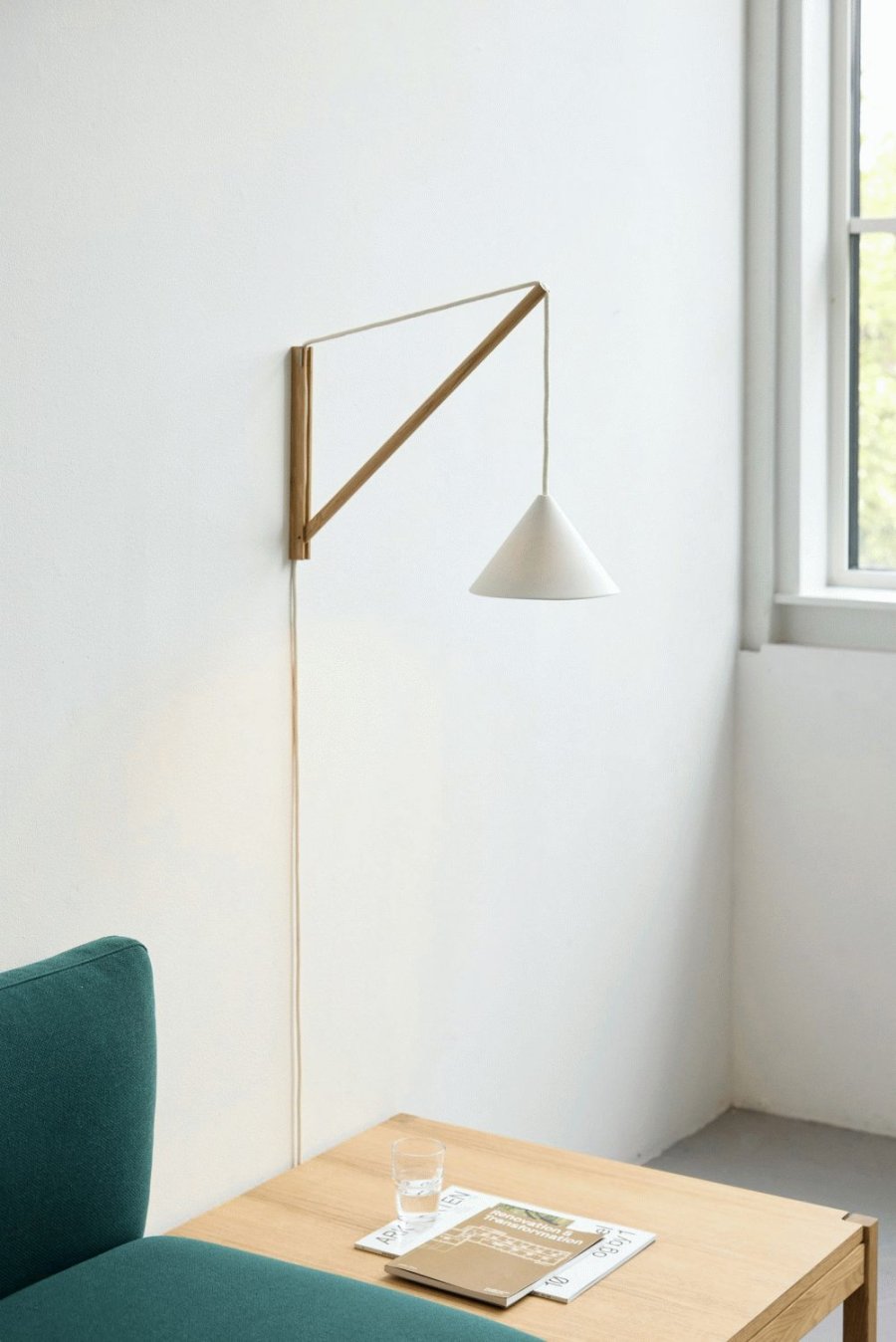 MOEBE Suspended Wandleuchte 70 cm, Eiche