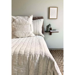 MOUD Home Senses Quiltet Sengetæppe 260x260 cm, Beige