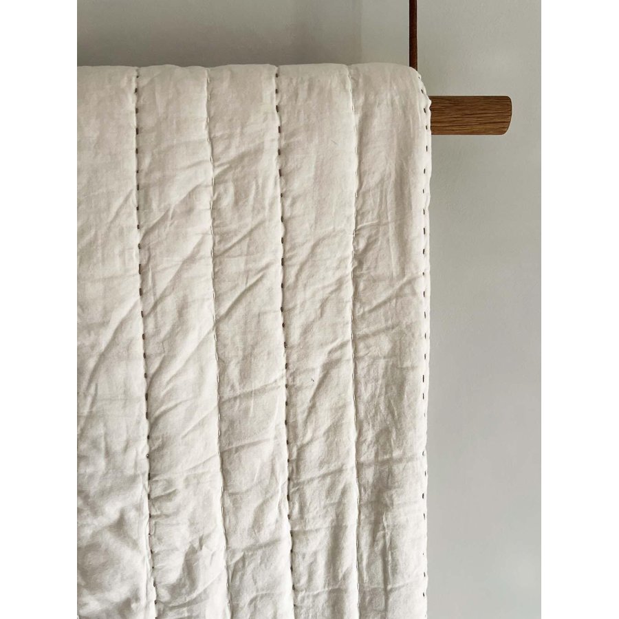 MOUD Home Senses Gestepptes Tagesdecke 260x260 cm, Beige