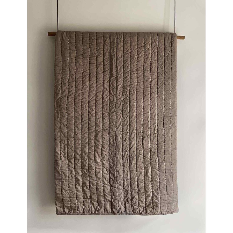 MOUD Home Senses Gestepptes Tagesdecke 260x260 cm, Braun