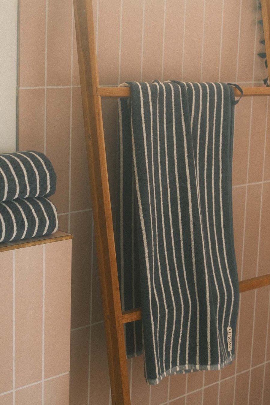 MOUD Home Lino H�ndkl�de 50x100 cm, Moss Green