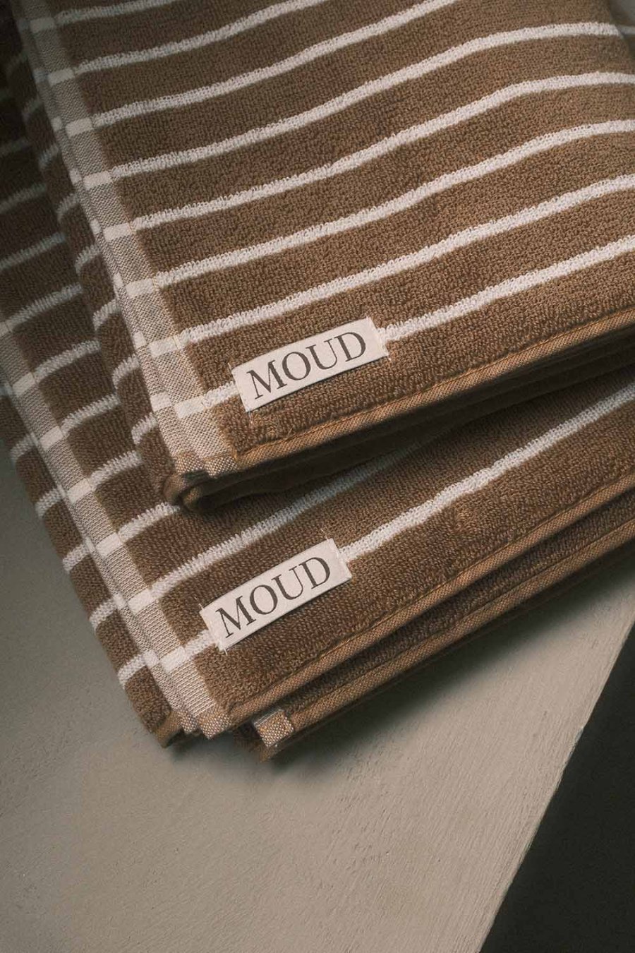 MOUD Home Lino H�ndkl�de 50x100 cm, Clay Brown