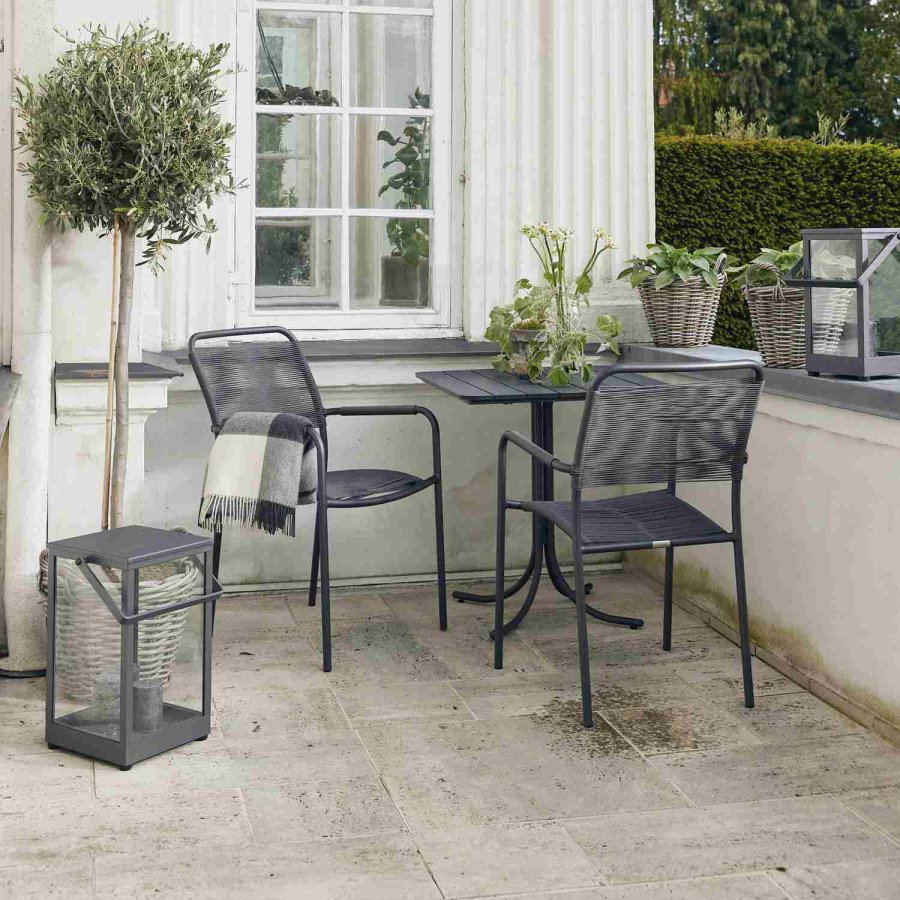 Mandalay Pure Café-Set mit 2 Verona-Stühlen mit Sunloom-Armlehne 67 cm, Anthrazit