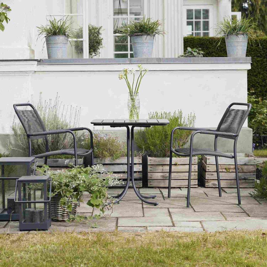 Mandalay Pure Café-Set mit 2 Verona-Stühlen mit Sunloom-Armlehne 67 cm, Anthrazit