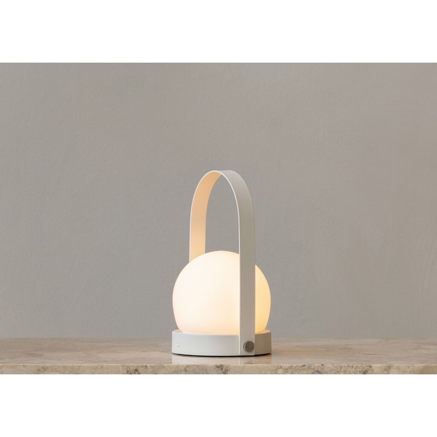 Audo Carrie Transportabel Bordlampe H24.5 cm, Hvid