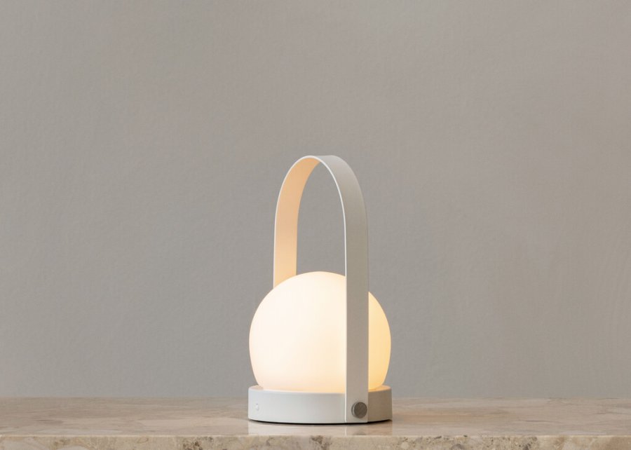 Audo Carrie Transportabel Bordlampe H24.5 cm, Hvid