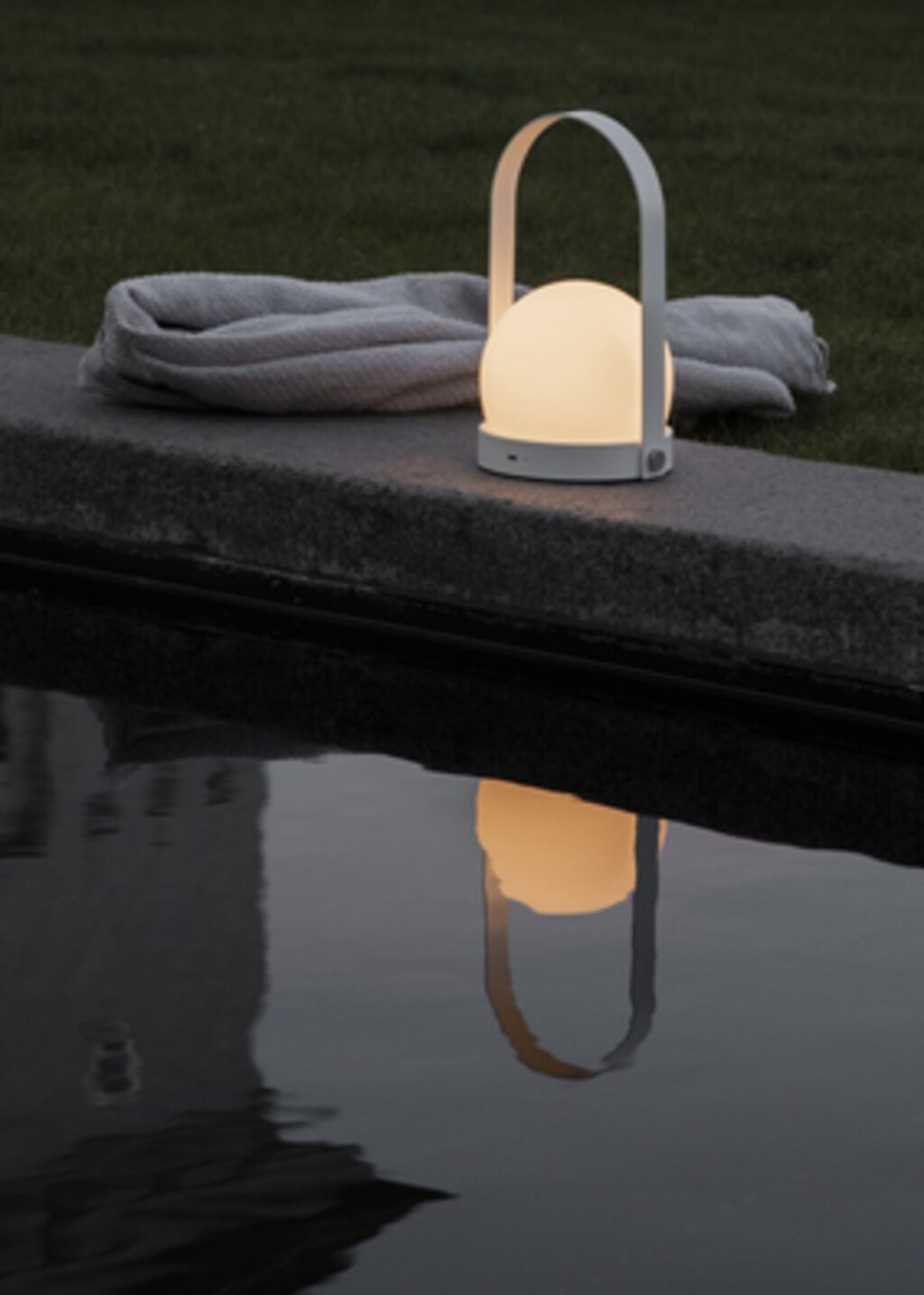 Audo Carrie Transportabel Bordlampe H24.5 cm, Hvid