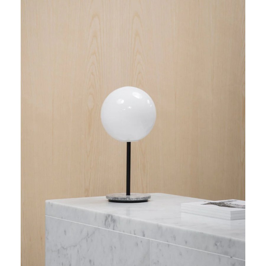 Audo TR Bulb Tischleuchte H41 cm, Shiny Opal/Ocean Grey Marble