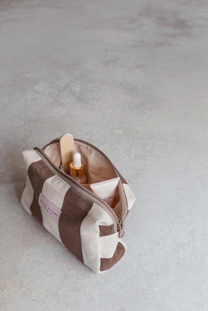 Mette Ditmer Bring-It Kosmetiktasche 10×17cm, Braun