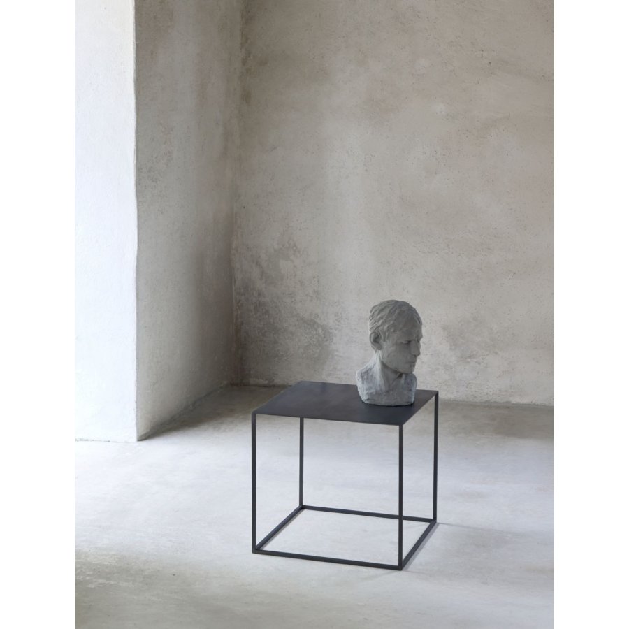 Mette Ditmer Cubic Beistelltisch H40 cm, Iron Black
