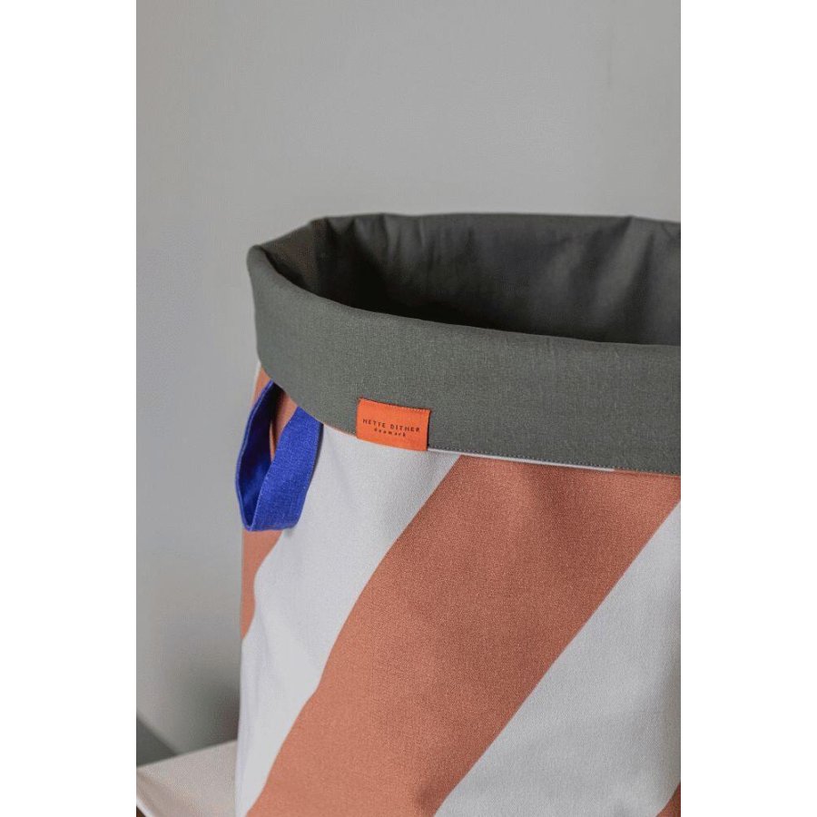 Mette Ditmer Diagonal Wäschekorb H50cm, Brick/Sand