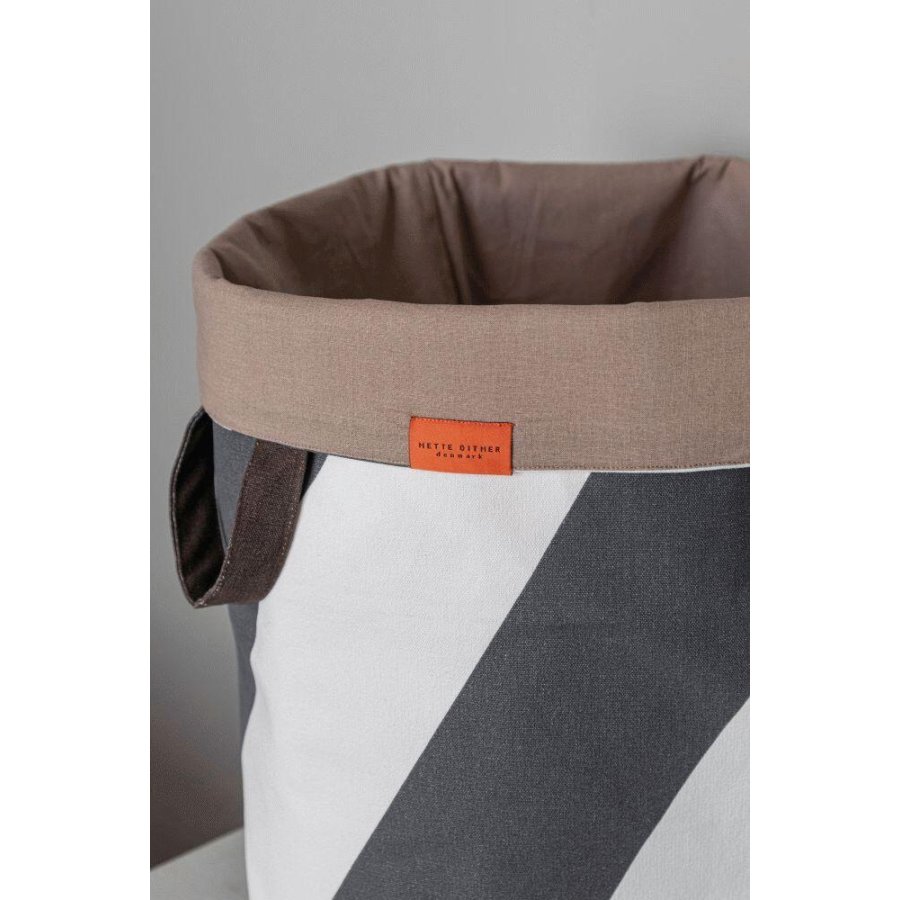 Mette Ditmer Diagonal Wäschekorb H50cm, Dunkelgrau/Off-White