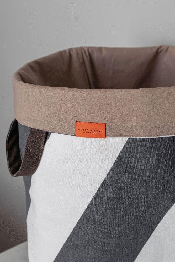 Mette Ditmer Diagonal Wäschekorb H50cm, Dunkelgrau/Off-White