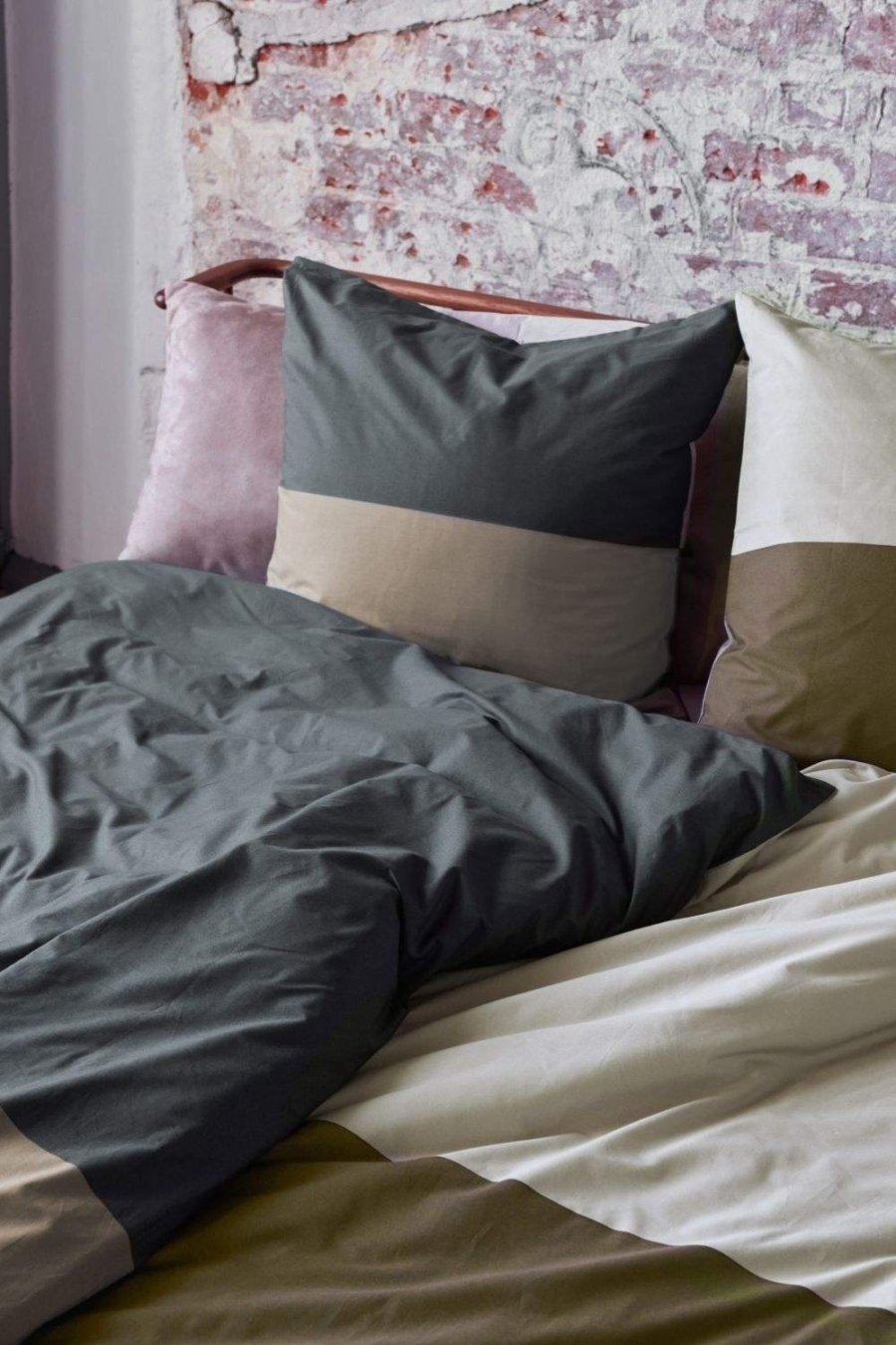 Mette Ditmer Domino Senget�j 140x200 cm, Dark Grey