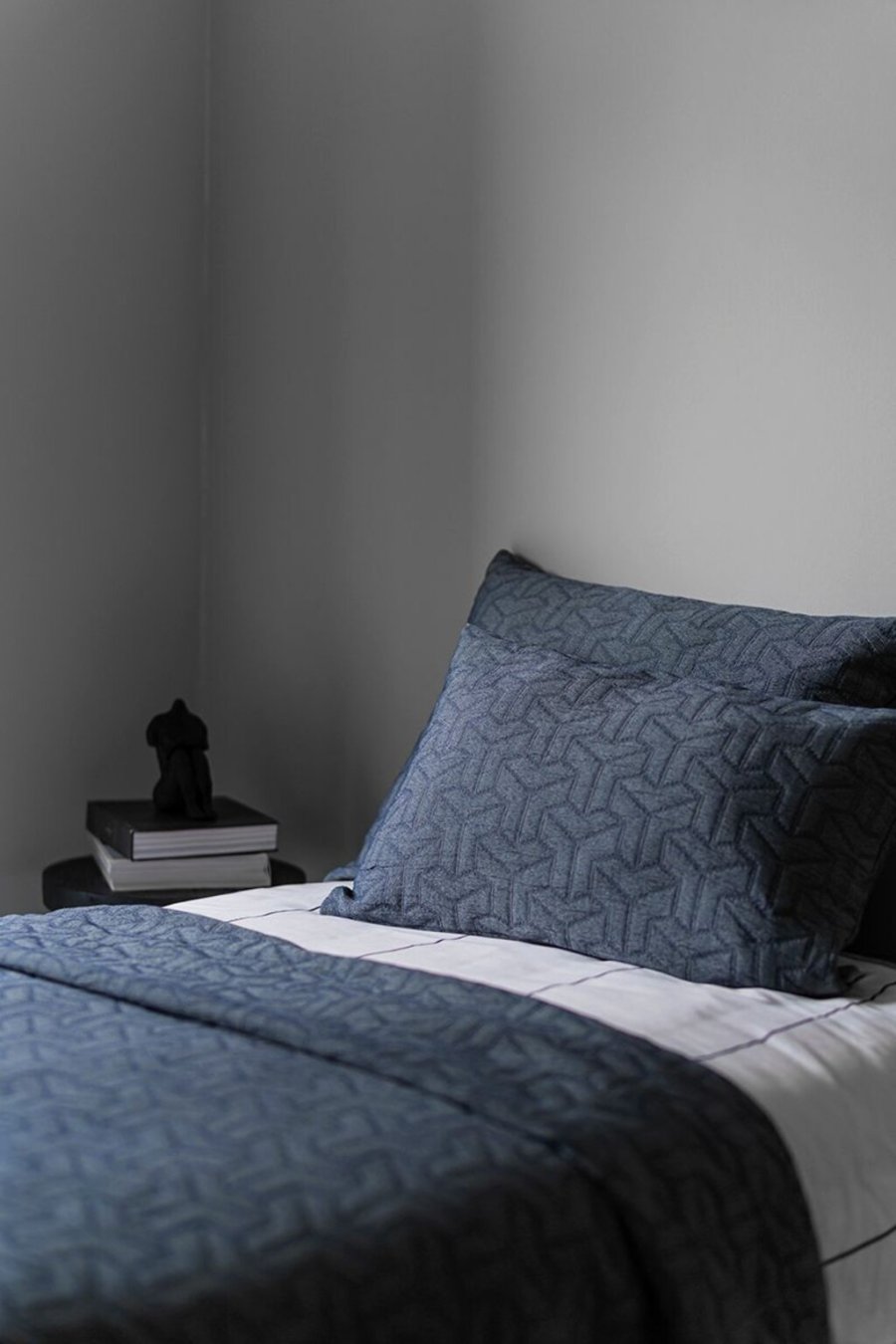 Mette Ditmer Mono Senget�ppe 250x250 cm, Midnight Blue