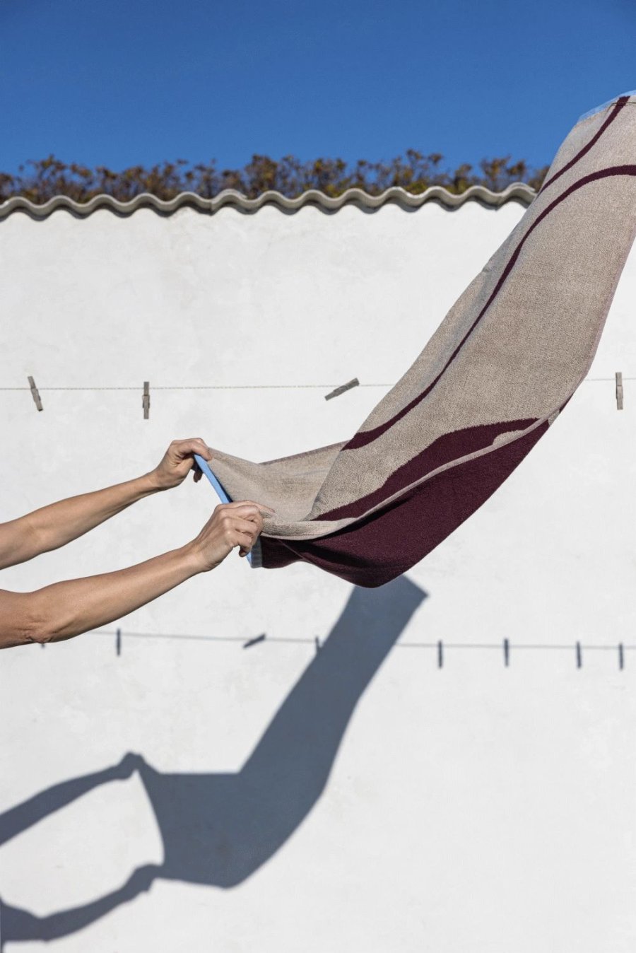 Mette Ditmer Nova Arte H�ndkl�de 70x133 cm, Wine/Sand