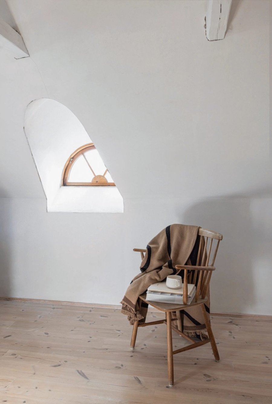 Mette Ditmer Shadow Plaid 130x175 cm, Latte/Sort