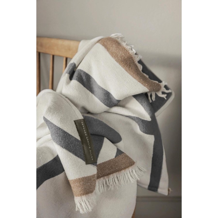 Mette Ditmer Shadow Plaid 130x175 cm, Off-white/Gr�