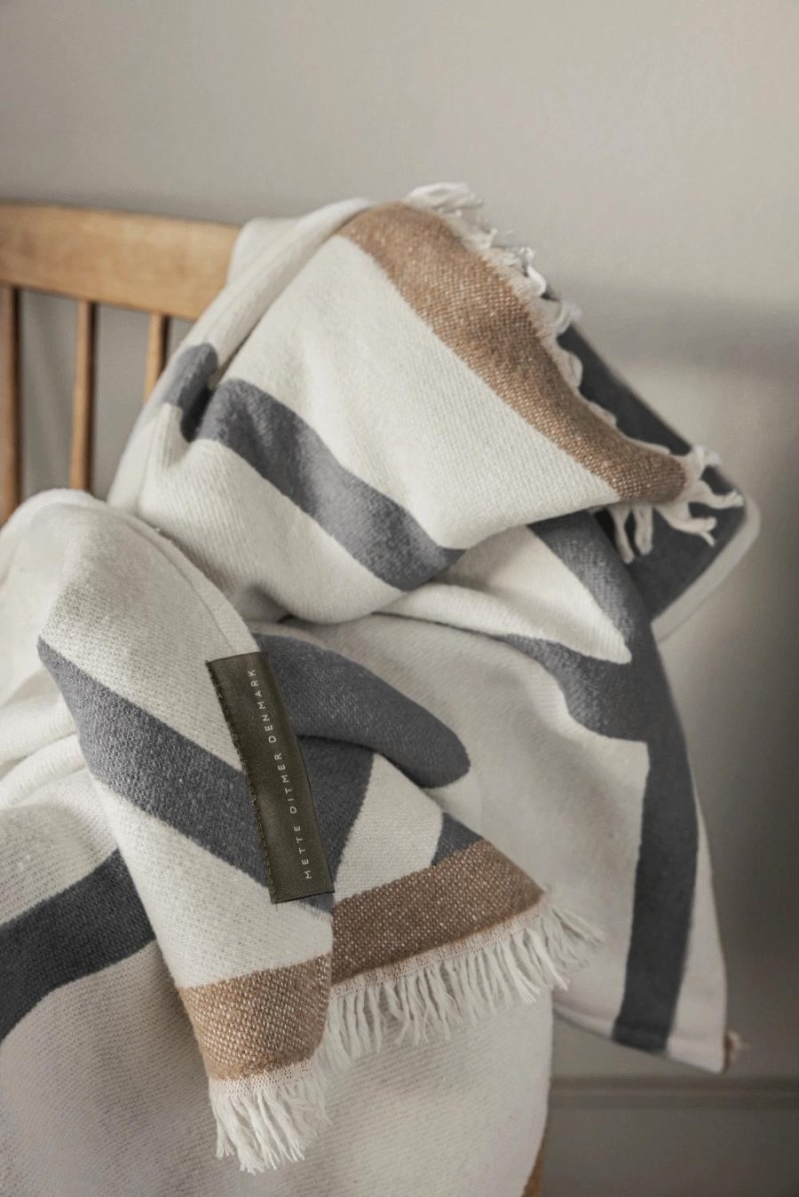 Mette Ditmer Shadow Plaid 130x175 cm, Off-white/Gr�