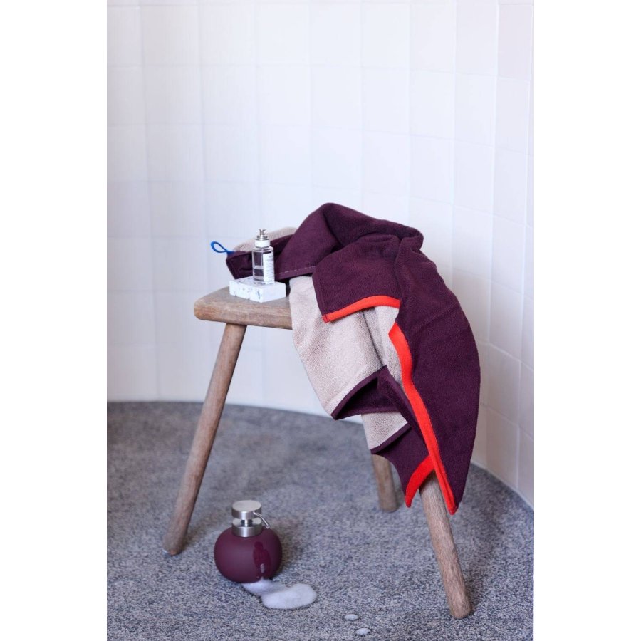Mette Ditmer Soft H�ndkl�de 50x90 cm, Wine/Sand