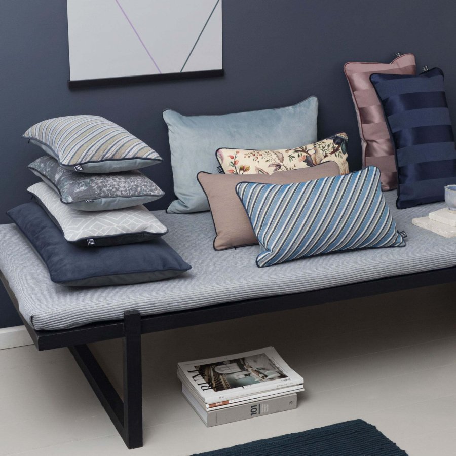 Mette Ditmer Atelier Pude 50x30 cm, Satin Midnight/Dark Blue