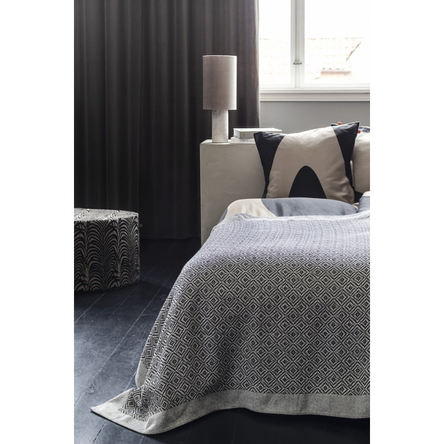 Mette Ditmer Mezzoforte Sengetppe 220x250 cm, Sort/Hvid