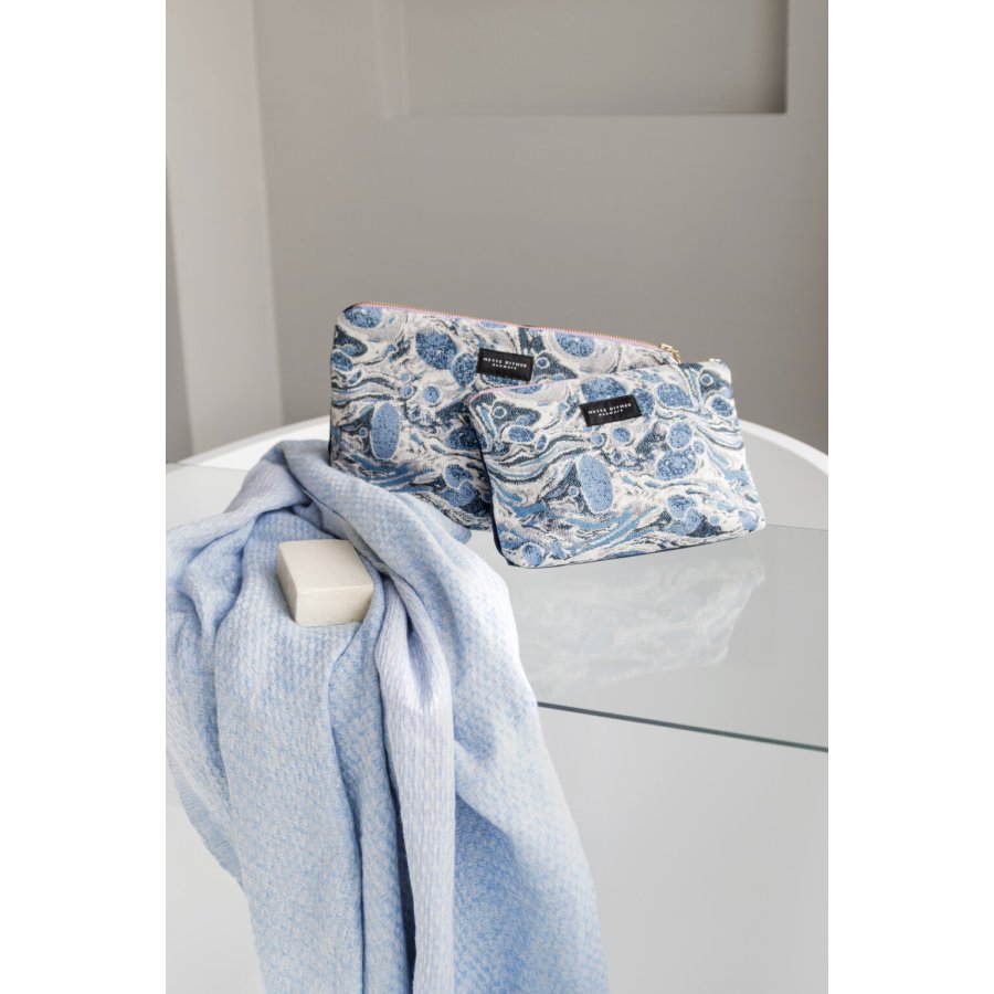 Mette Ditmer Venus Kosmetikpung 23x14 cm, Blue Marble/Dark Blue