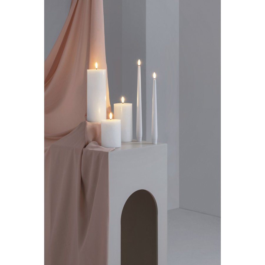 Moods & More Stumpenkerze LED 7,4xH15 cm, Classic White