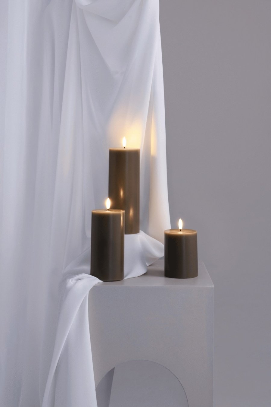 Moods & More Stumpenkerze LED 7,4xH10 cm, Dark Sand