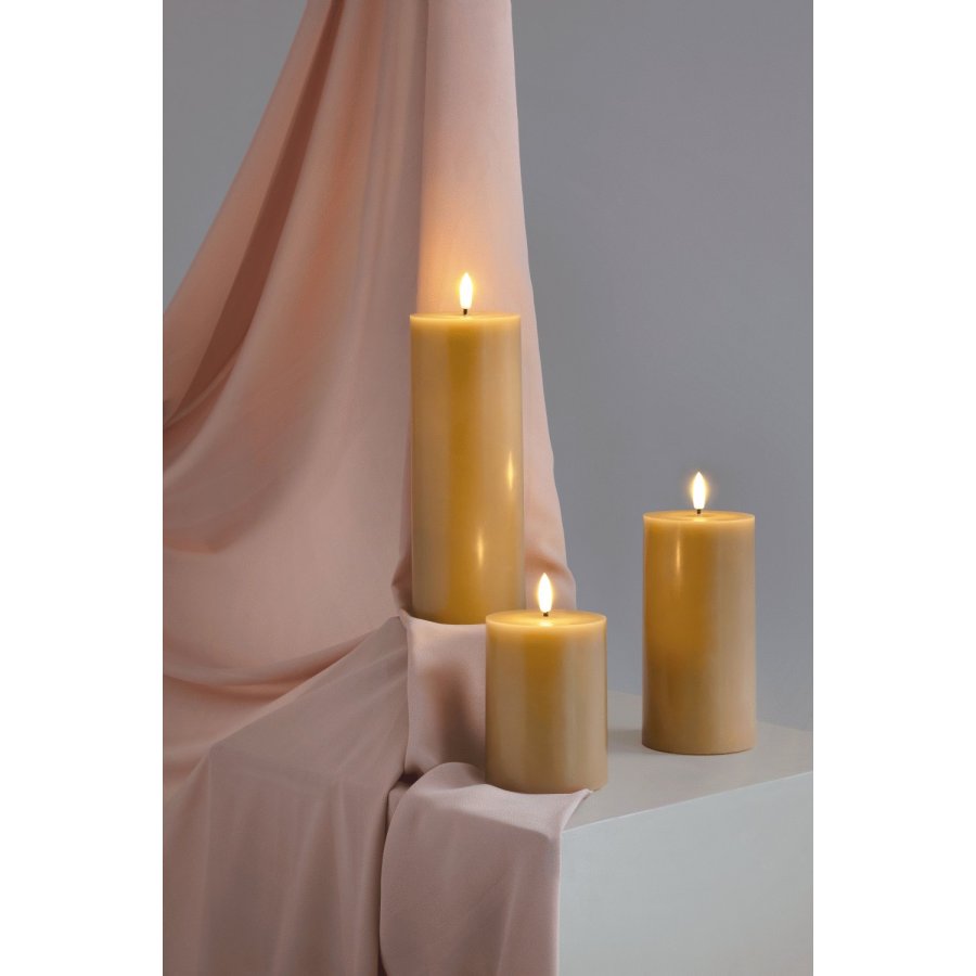 Moods & More Stumpenkerze LED 7,4xH10 cm, Honey Mustard