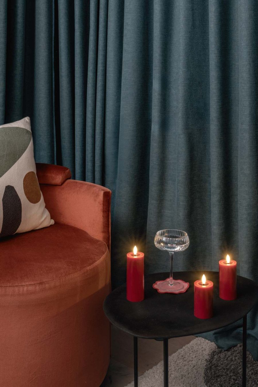 Moods & More Stumpenkerze mit Schmelzeffekt LED 4,9xH7,5 cm, Cranberry Red