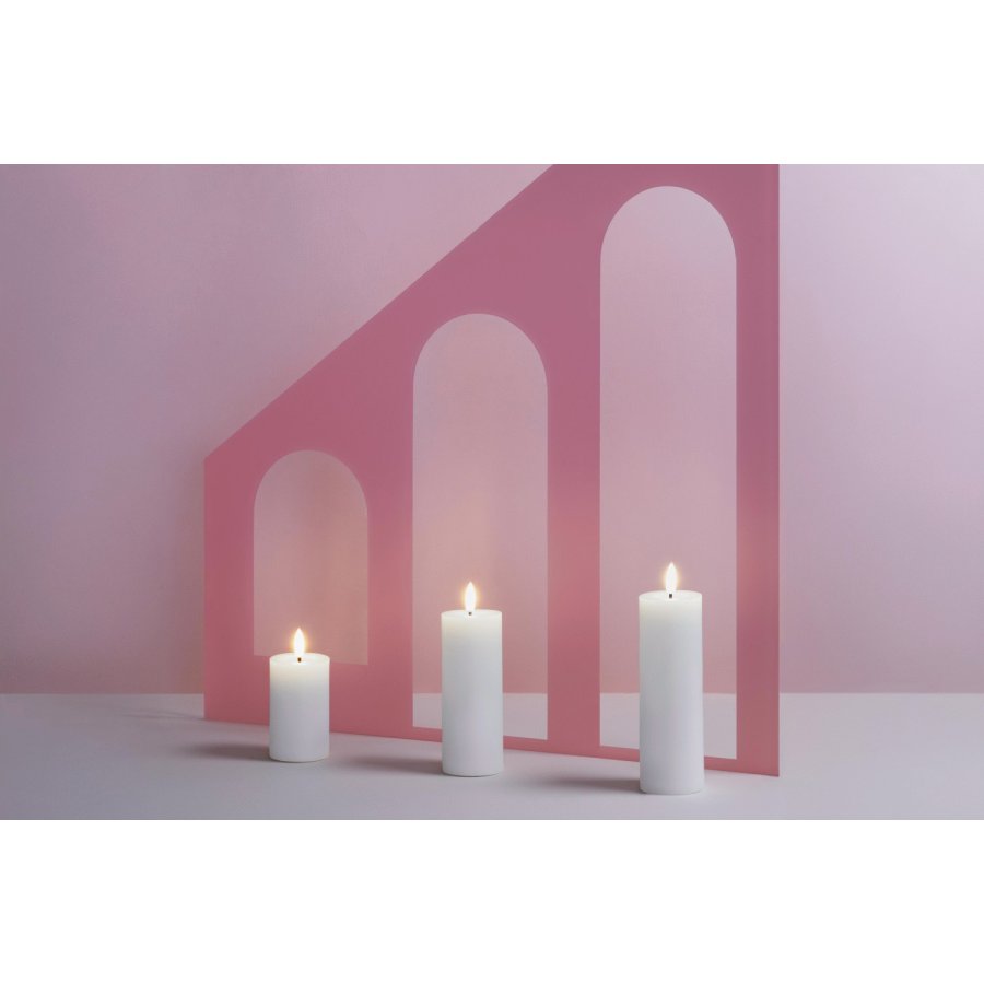Moods & More Stumpenkerze mit Schmelzeffekt LED 4,9xH15 cm, Classic White
