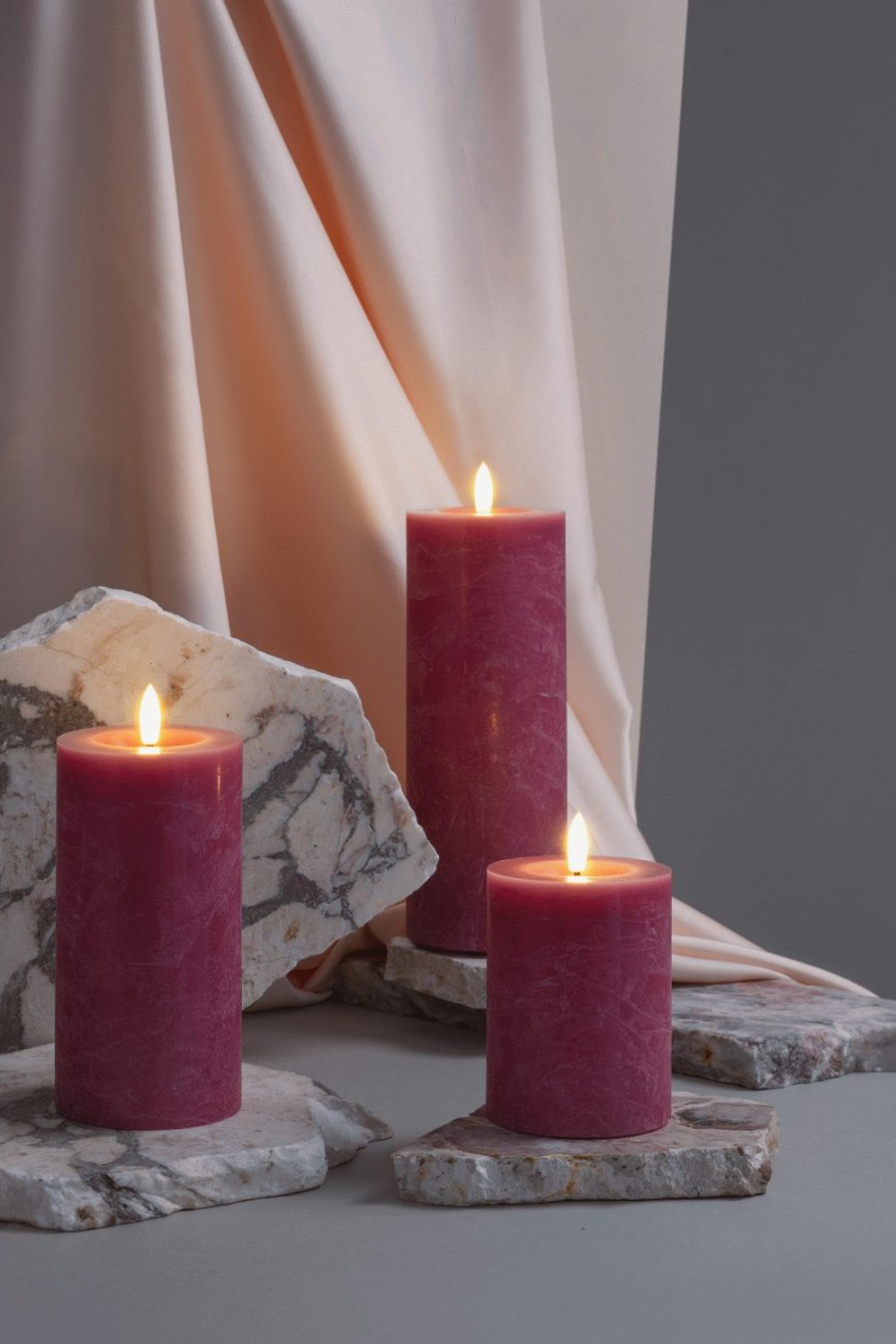 Moods & More Rustikale Stumpenkerze mit Schmelzeffekt LED 7,4xH20 cm, Vintage Rose