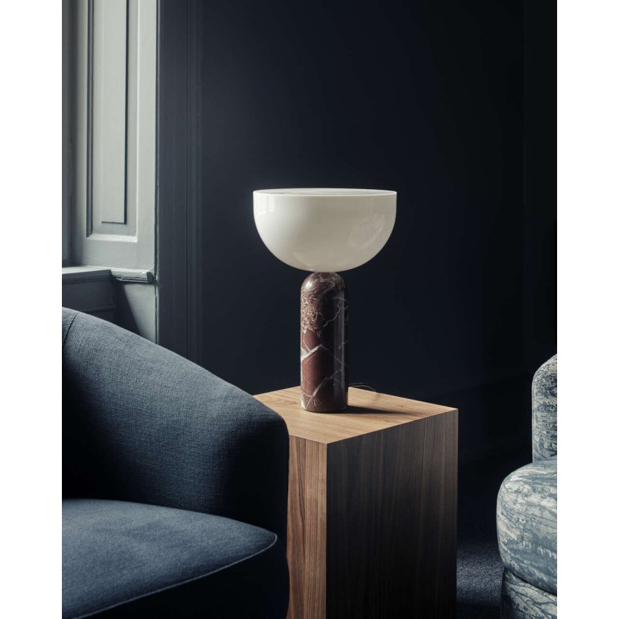 New Works Kizu Tischlampe H45 cm, Rosso Levanto Marmor