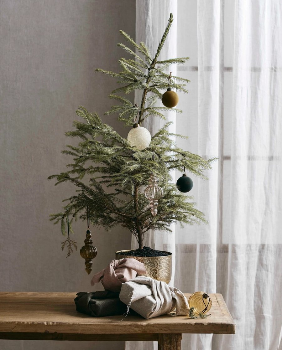 Nordal Glassy Julekugle 8 cm, Mrk Oliven
