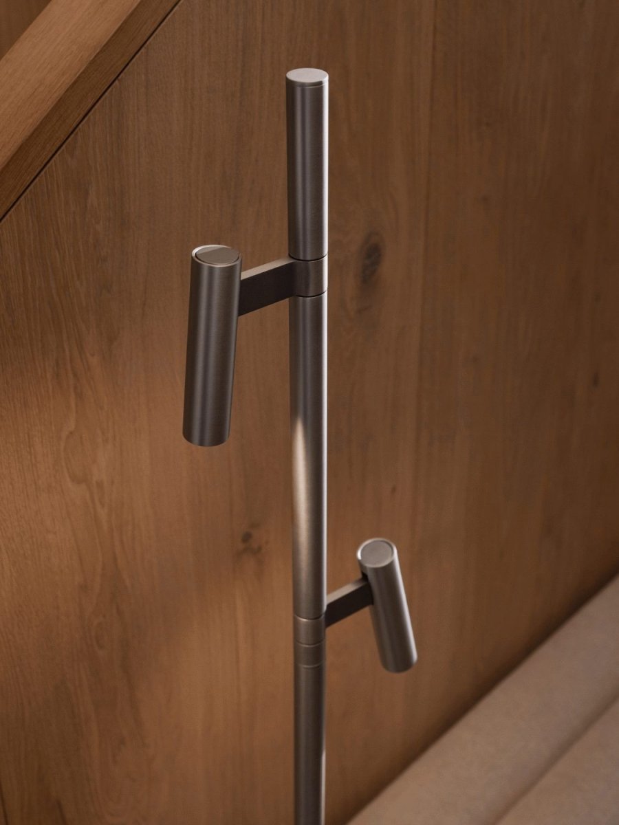 DFTP Makoto Gulvlampe H150 cm, Satin Krom