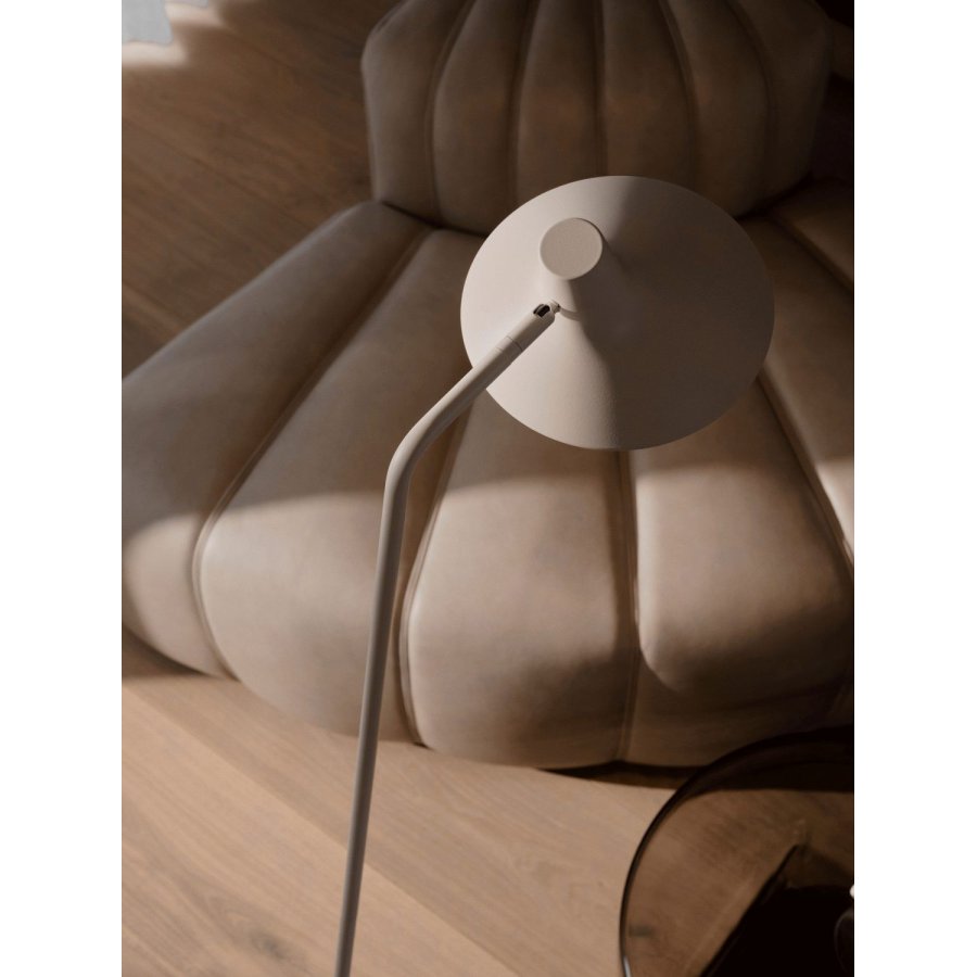 DFTP Darci Gulvlampe H143 cm, Sandfarvet