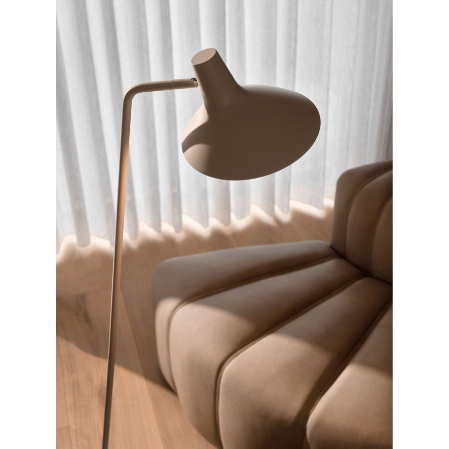 DFTP Darci Gulvlampe H143 cm, Sandfarvet