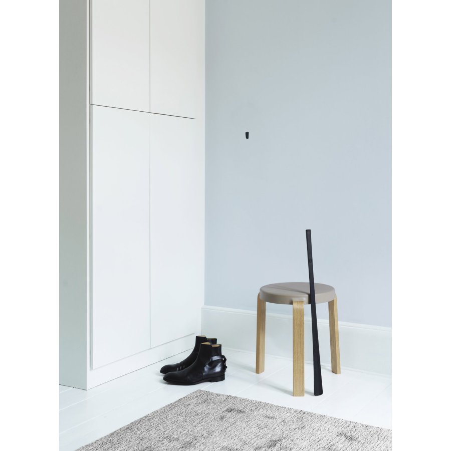 Normann Copenhagen Schoenlepel 71,3 cm, Zwart