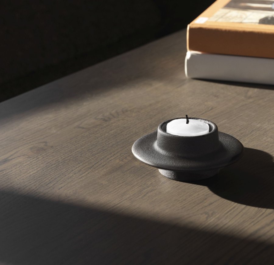 Normann Copenhagen Heima Theelichthouder H4,3 cm, Zwart