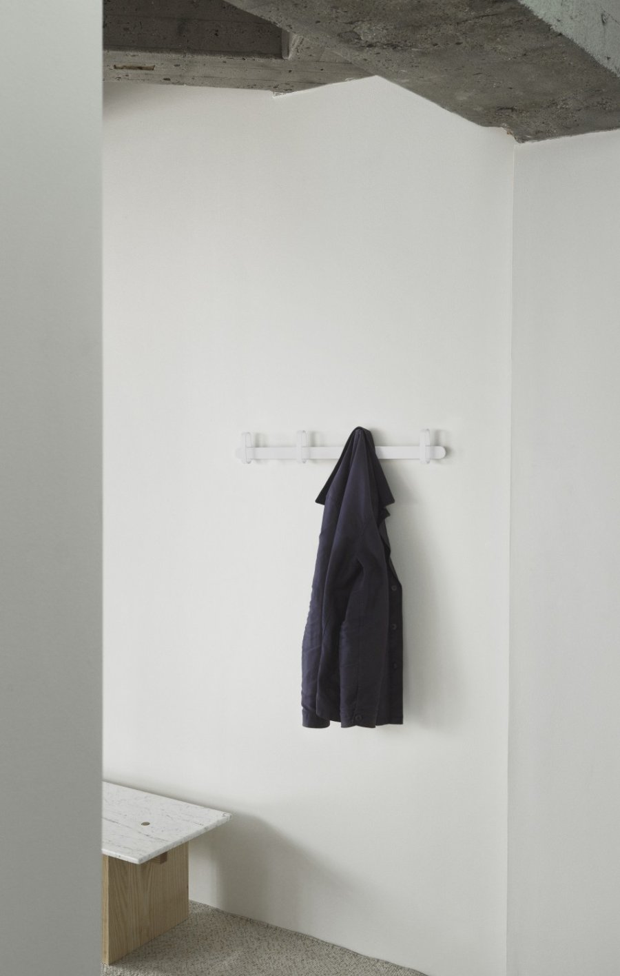 Normann Copenhagen Hoop Garderobenleiste 81,5 cm, Wei&szlig;