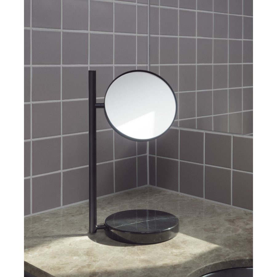 Normann Copenhagen Pose Bordspejl H39 cm, Sort
