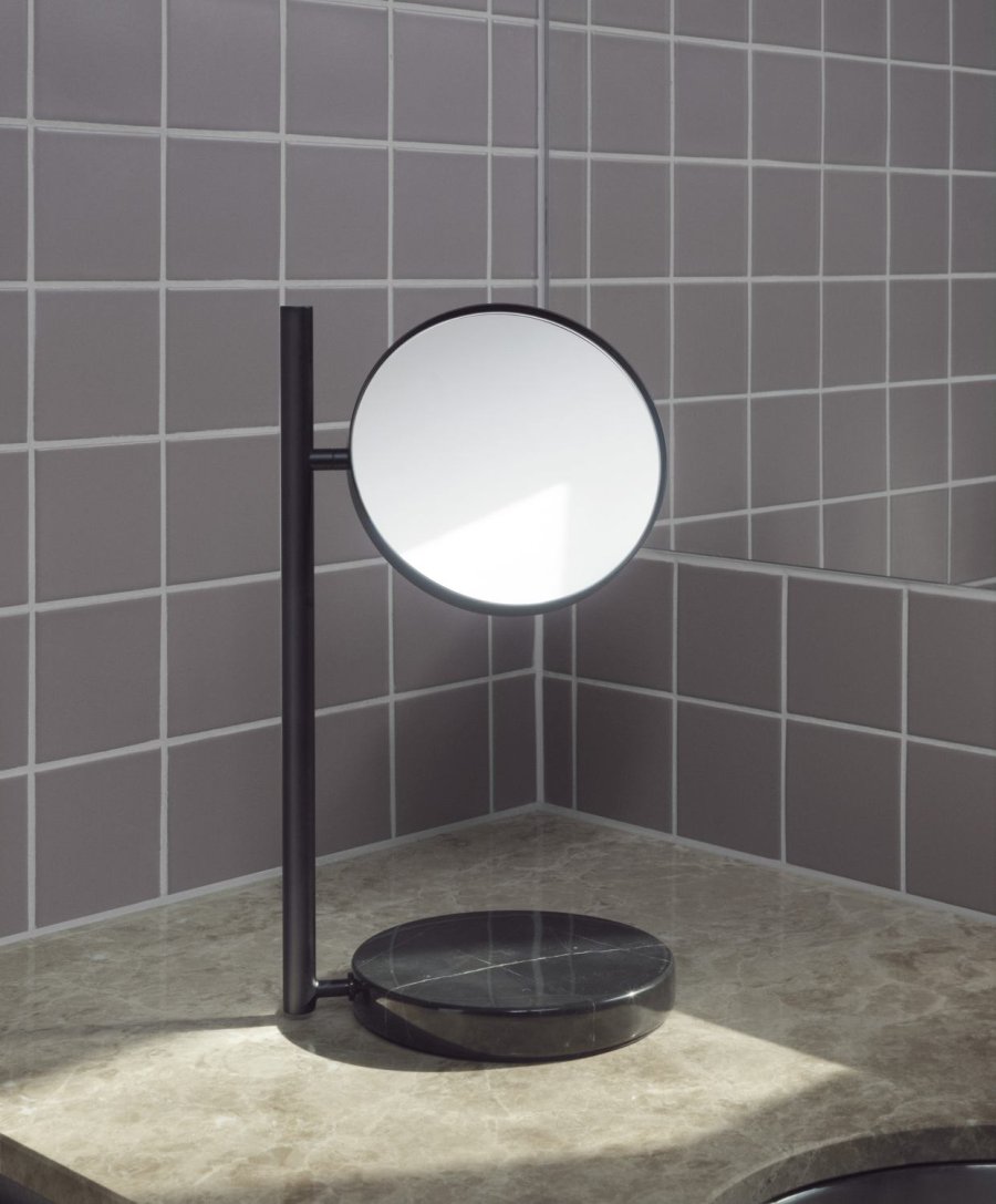 Normann Copenhagen Pose Bordspejl H39 cm, Sort