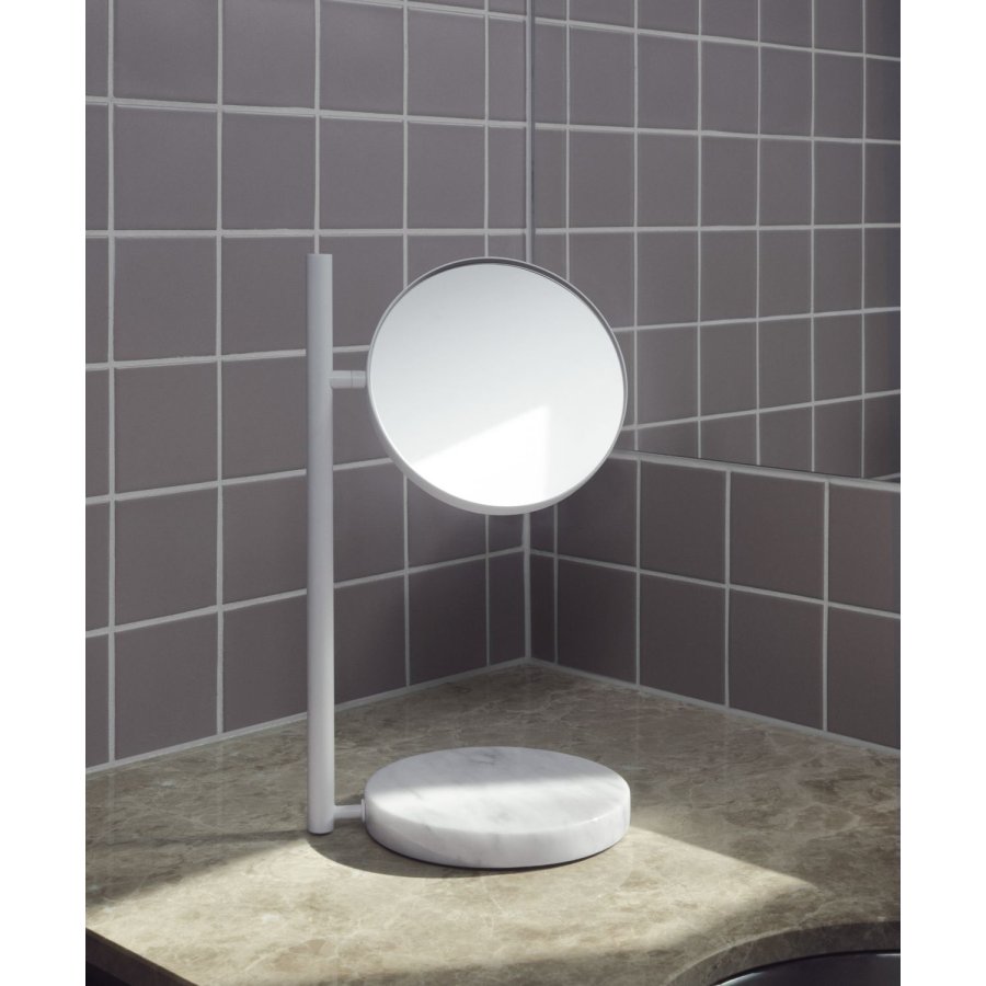 Normann Copenhagen Pose Bordspejl H39 cm, Hvid