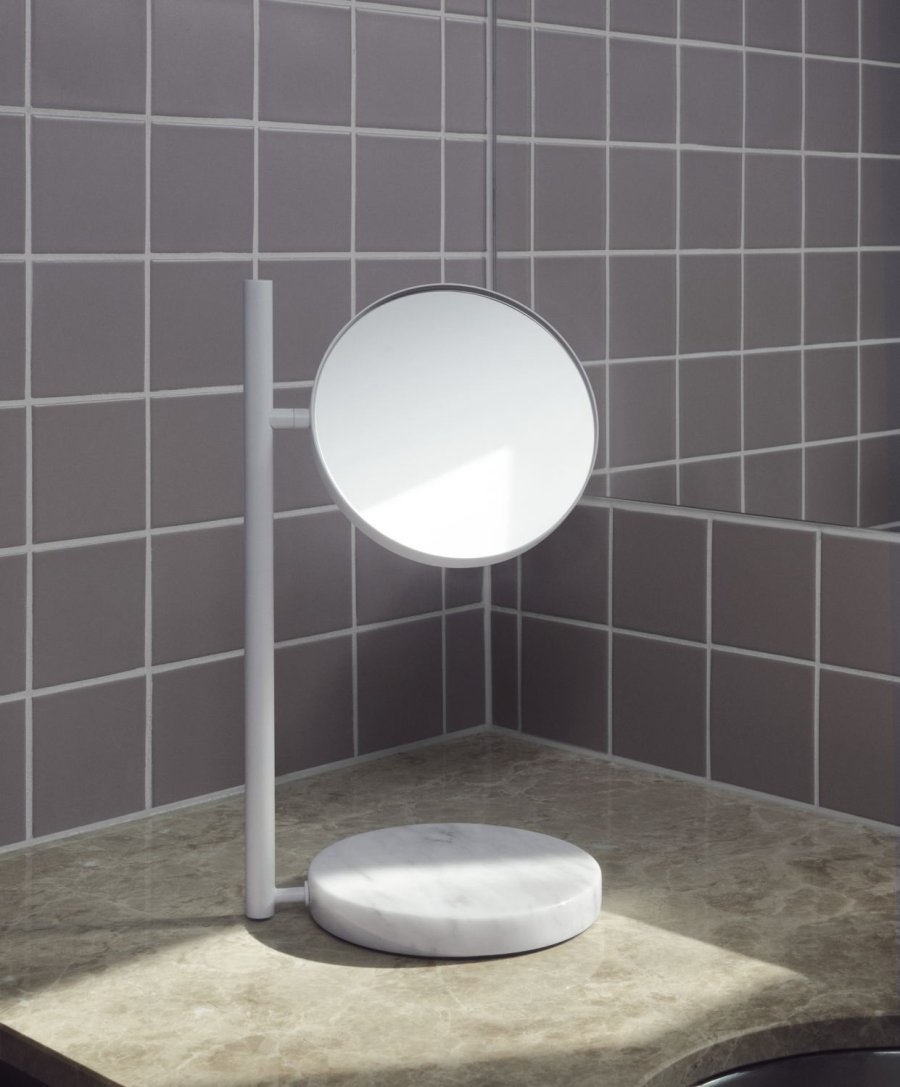 Normann Copenhagen Pose Bordspejl H39 cm, Hvid