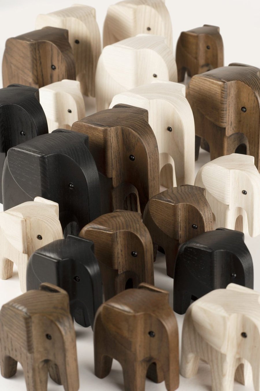 Novoform Elefant, Sortbejdset Eg