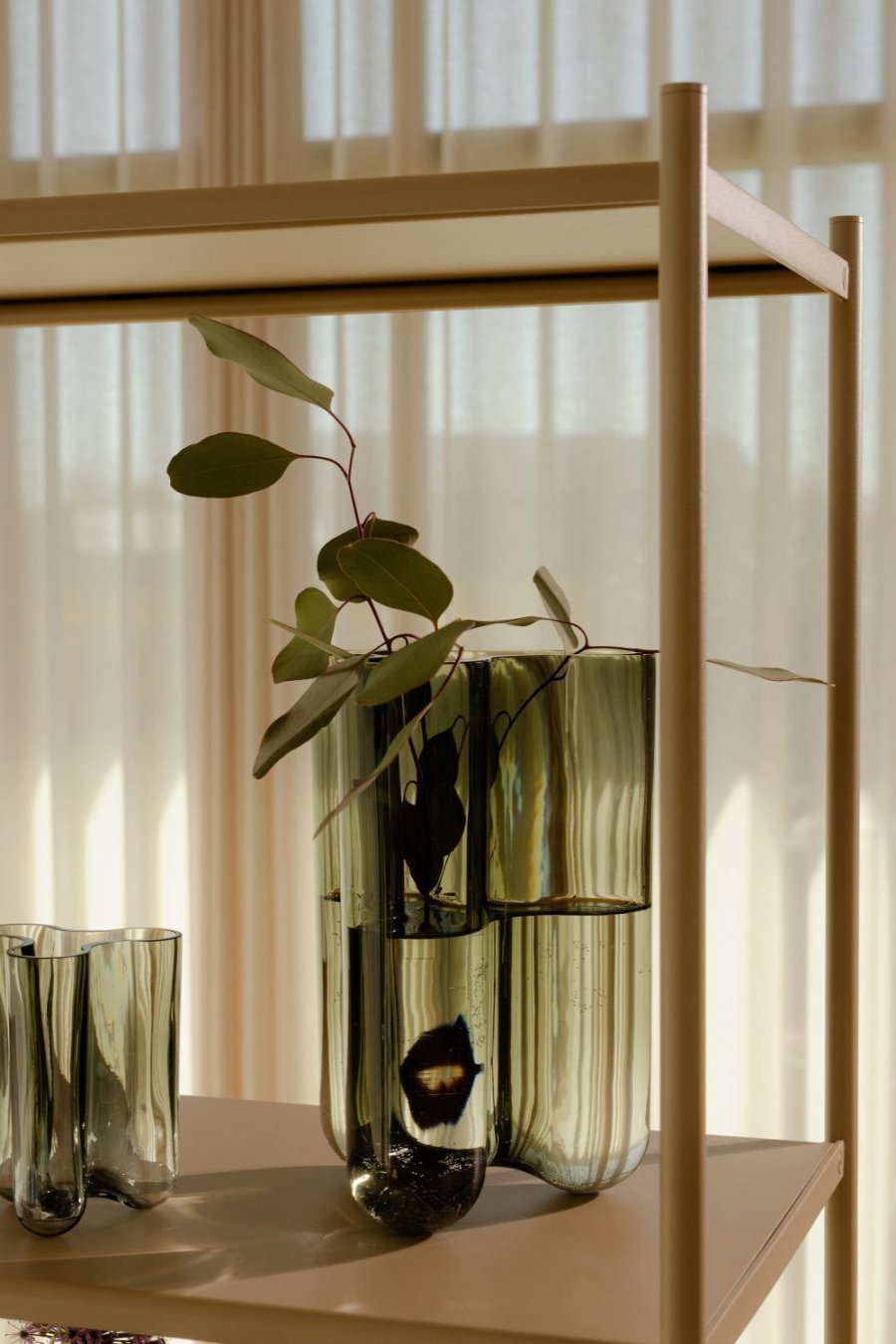 Novoform Clover Vase H24 cm, Smoke Green