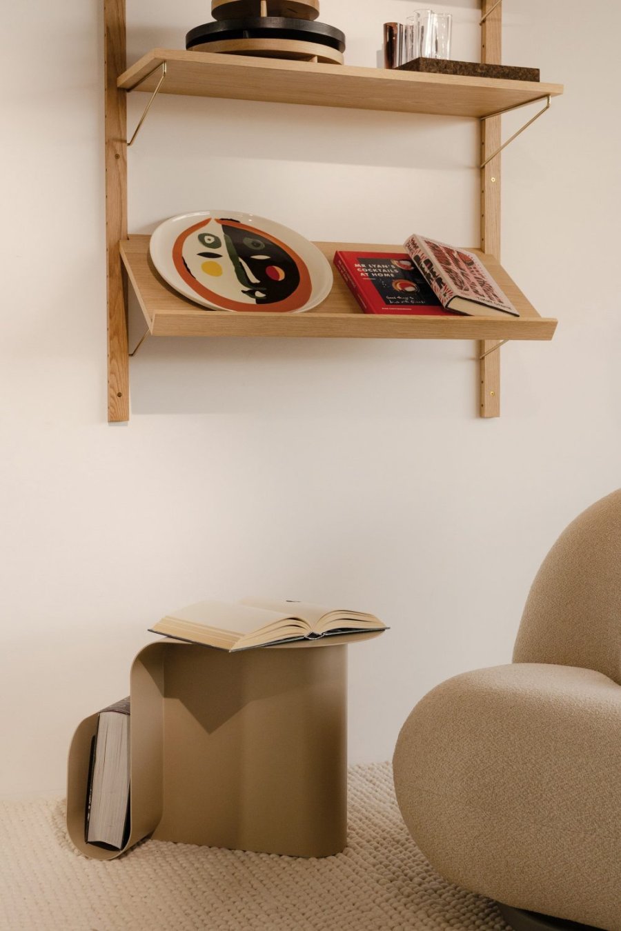 Novoform Yomu Magasinholder Bord 50 cm, Desert Sand