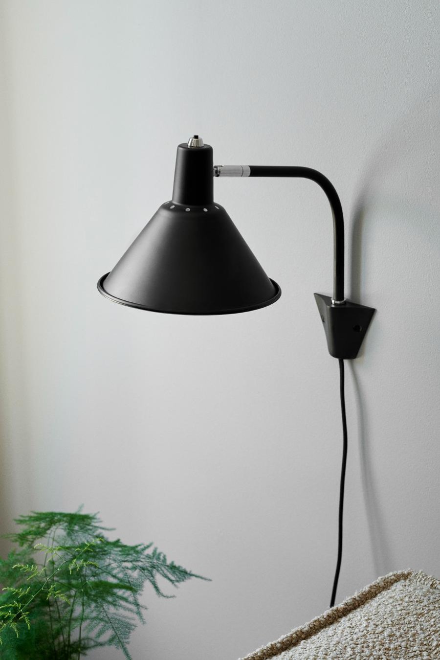 NUAD Arcon Vglampe 32 cm, Sort/Krom